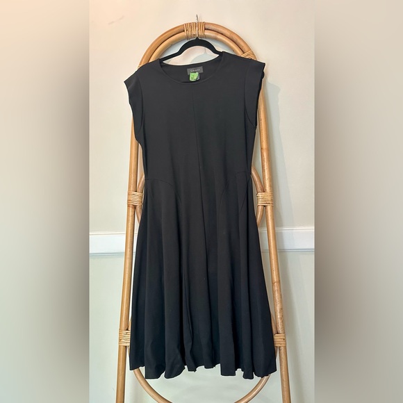 Gracia Dresses & Skirts - Gracia Black Midi Dress